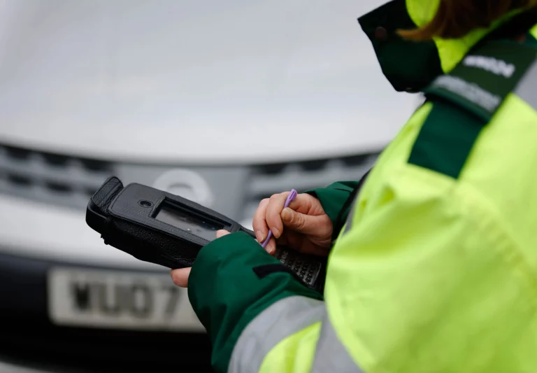 How Do Traffic Wardens Know How Long You’ve Been Parked?