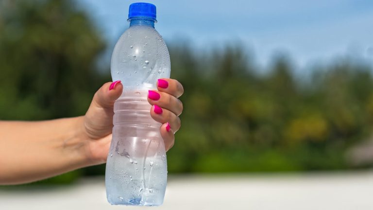 How Long Does A Bottle Of Water Take To Freeze