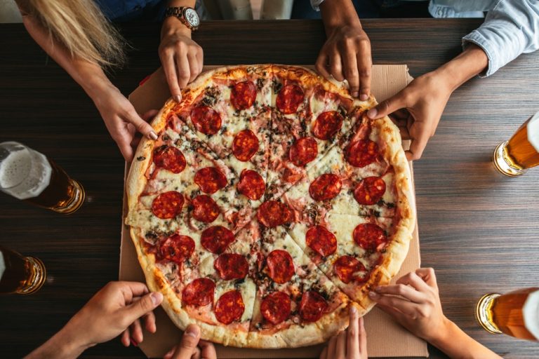 How Many Slices in an 18 Inch Pizza