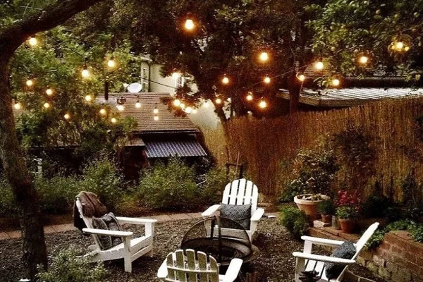 How to decorate your backyard for a birthday party with outdoor string lights