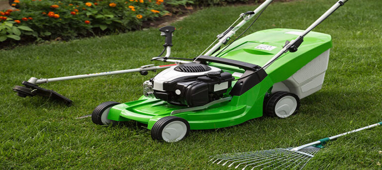 How Petrol Lawnmowers Work: The Engine Behind the Garden Powerhouse